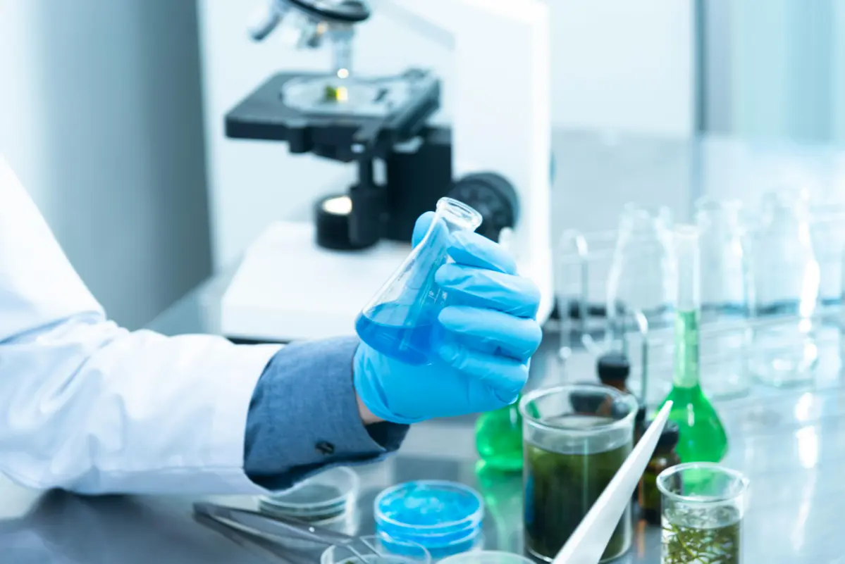 AI in the Wet Lab: Optimization, Automation, and the Changing Role of the Scientist